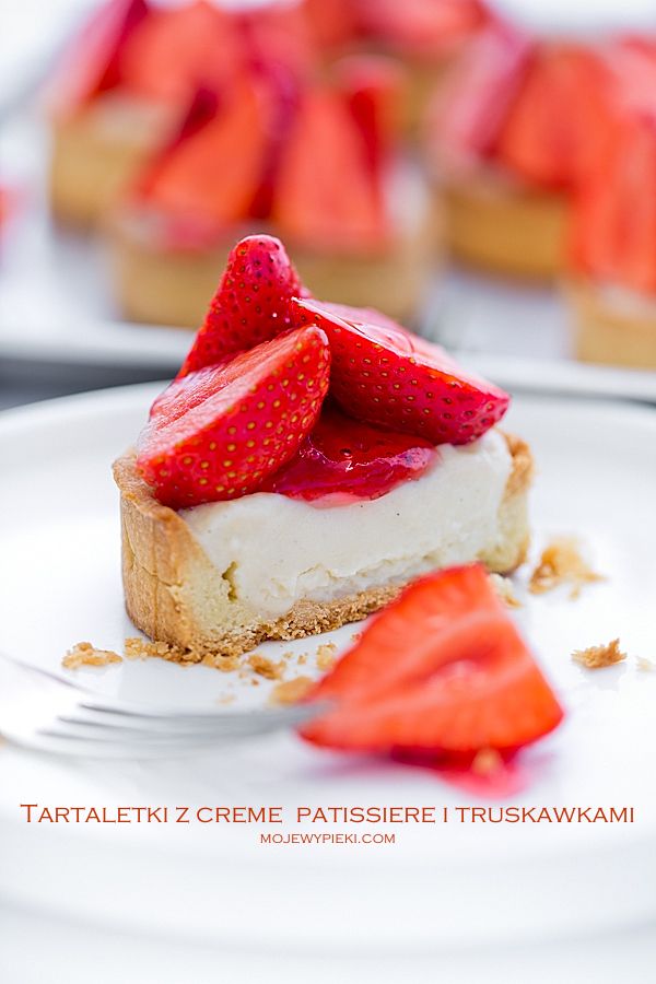 Tartaletki z creme patissiere i truskawkami