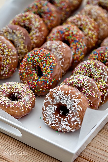 Amerykańskie doughnuts - pączki z dziurką