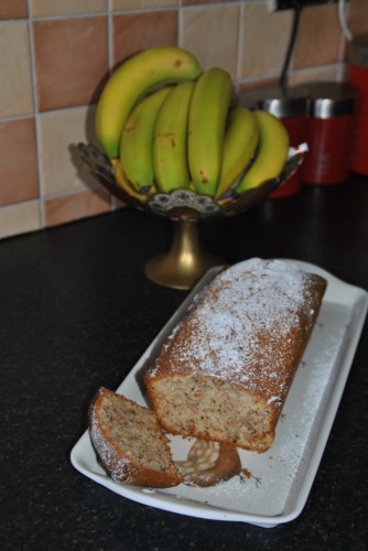 Chlebek bananowy (banana bread) z orzechami włoskimi