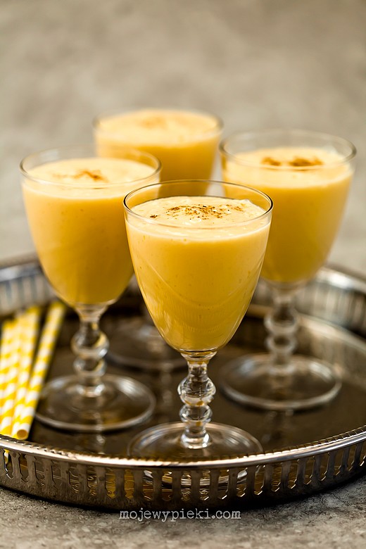 Mango lassi