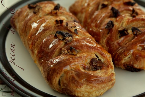 Danisze z syropem klonowym i orzechami pekan (maple pecan danish)