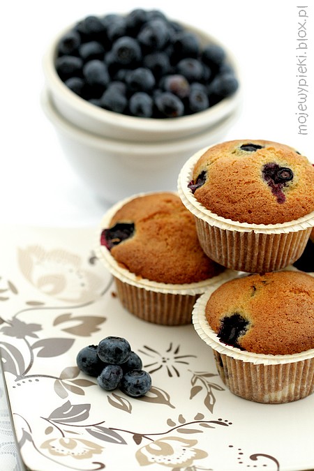 Muffinki kukurydziane z borówką amerykańską