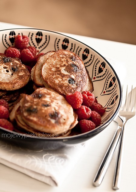 Orkiszowe placuszki z jagodami (pancakes)