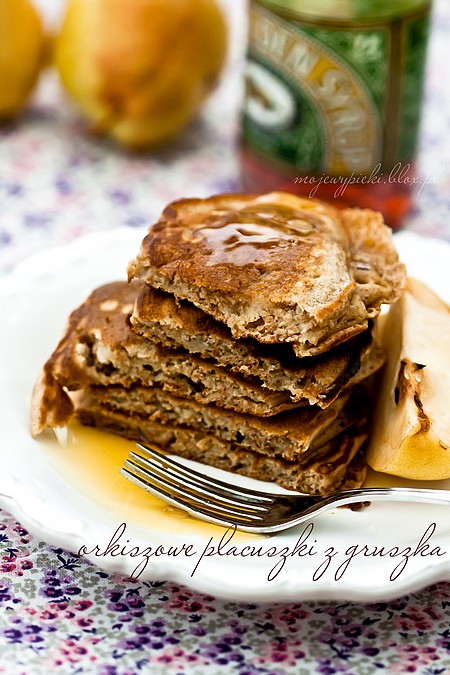 Orkiszowe pancakes z gruszką