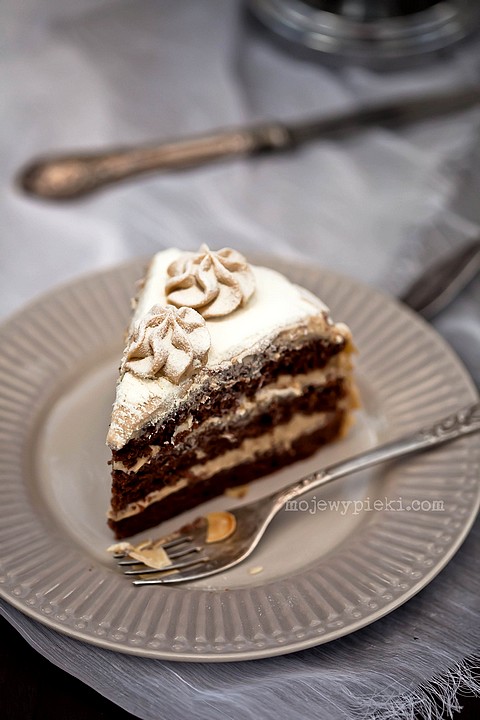 Tort cappuccino z białą czekoladą