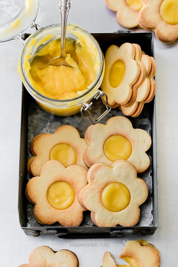 Ciastka stokrotki z lemon curd