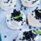 Mini Pavlova z jagodami
