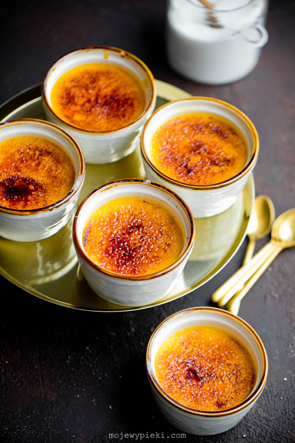 Creme brulee z mango