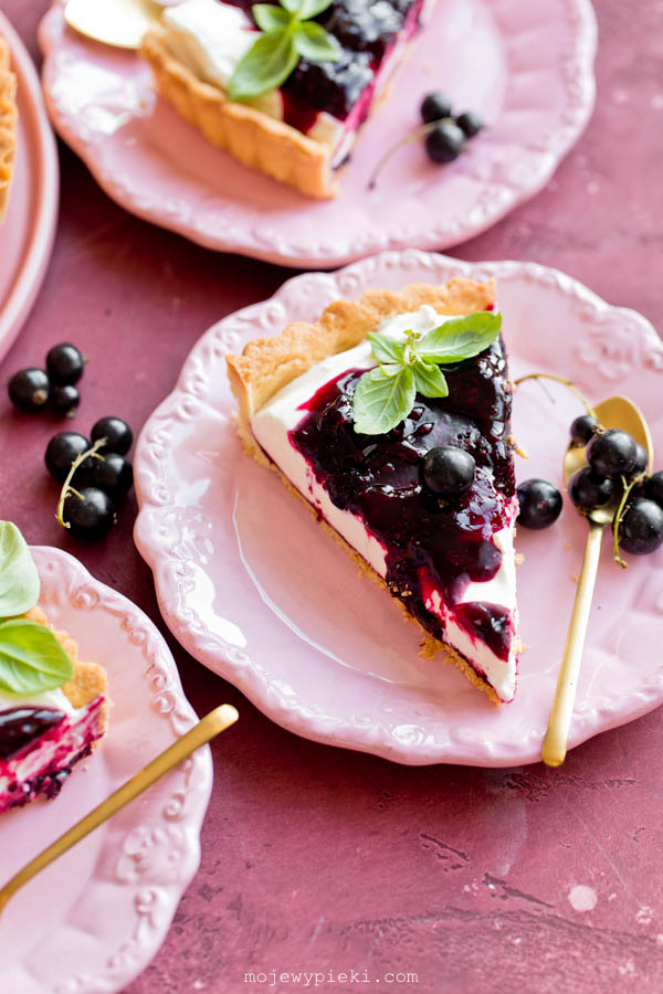 Tarta z czarną porzeczką