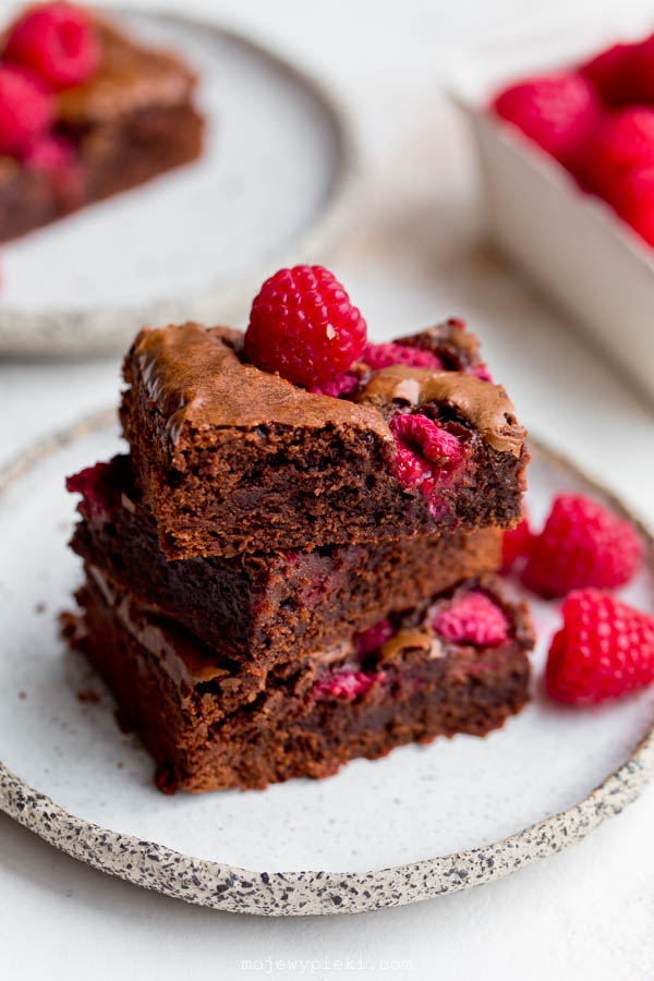 Brownie z malinami