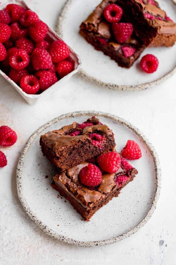 Brownie z malinami