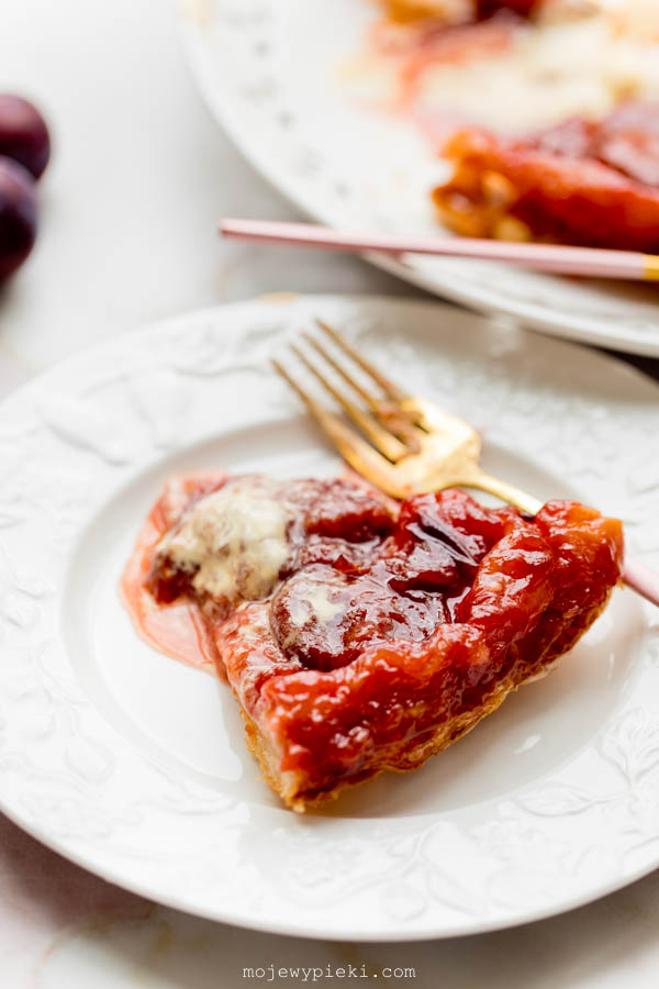 Tarte Tatin ze śliwkami