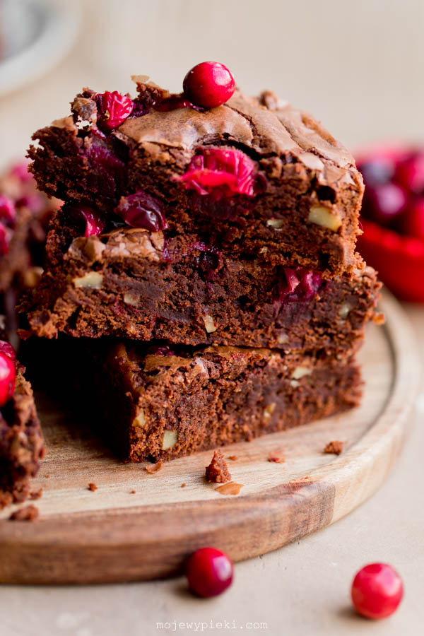 Brownie z żurawiną i orzechami włoskimi