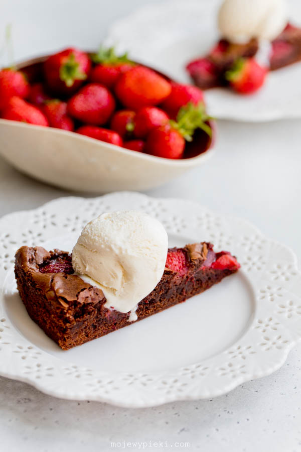 Brownie z truskawkami