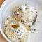 Lody stracciatella z ricottą i pistacjami